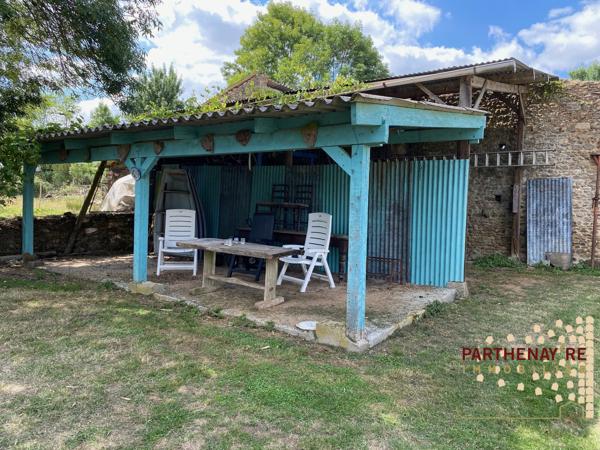 Maison de campagne à rénover à CLAVÉ