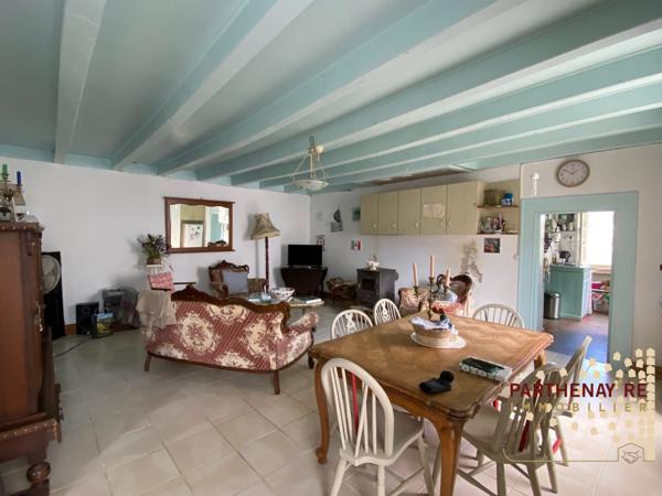 Maison de campagne à rénover à CLAVÉ