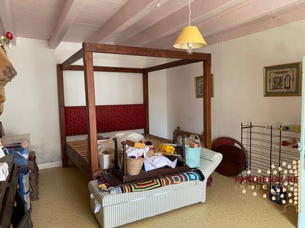 Maison de campagne à rénover à CLAVÉ