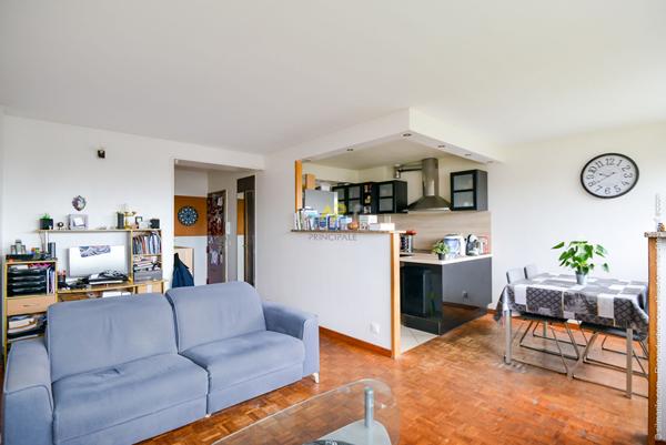 F3 - CENTRE VILLE €215 000 ** - Référence 1996