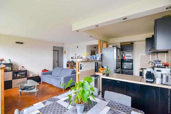 F3 - CENTRE VILLE €215 000 ** - Référence 1996