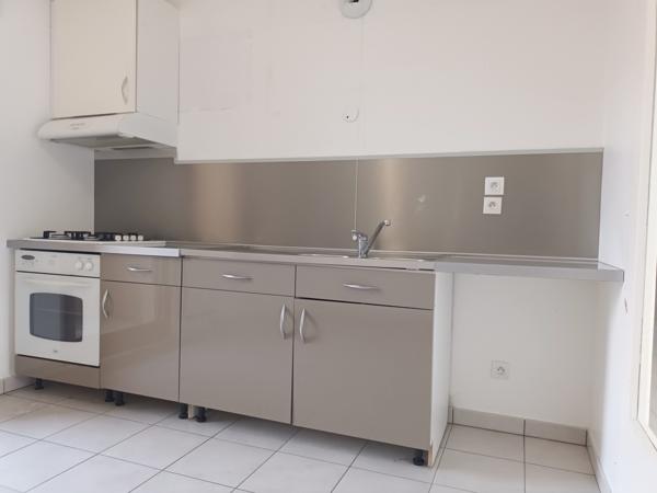 ANNECY, appartement T3 avec deux balcons et parking sécurisé