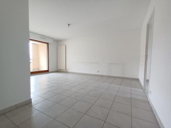 ANNECY, appartement T3 avec deux balcons et parking sécurisé