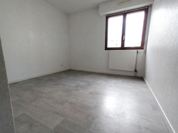 ANNECY, appartement T3 avec deux balcons et parking sécurisé