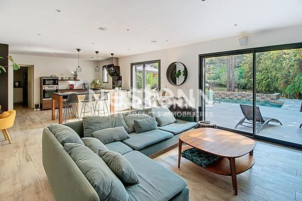 Maison à Lorgues de 130m2 de plain pied , Piscine BALI 8/4, terrain de 2000m2 ,quartier recherché!