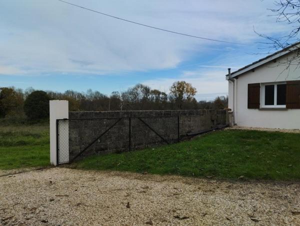Maison 70m2, deux chambres, terrain 850 m2