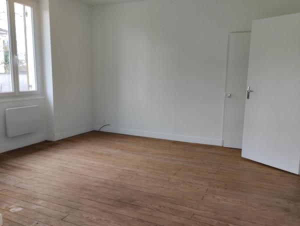 Maison 70m2, deux chambres, terrain 850 m2