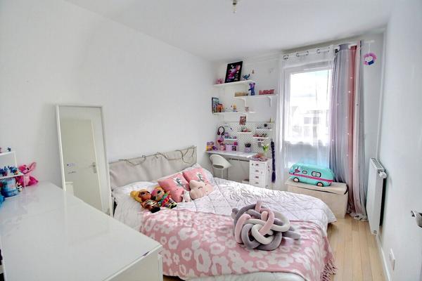 Maison récente 4 pièces 91 m² dans le centre de Maurepas