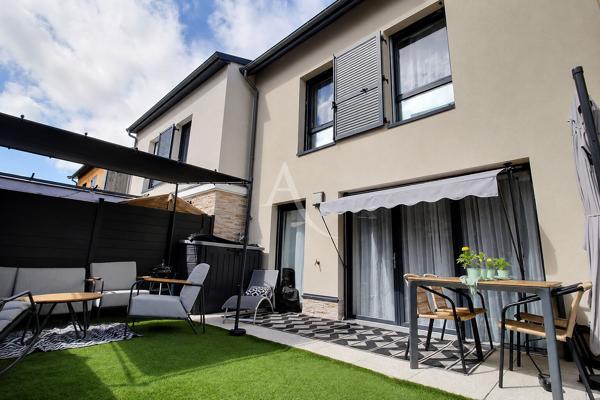 Maison récente 4 pièces 91 m² dans le centre de Maurepas