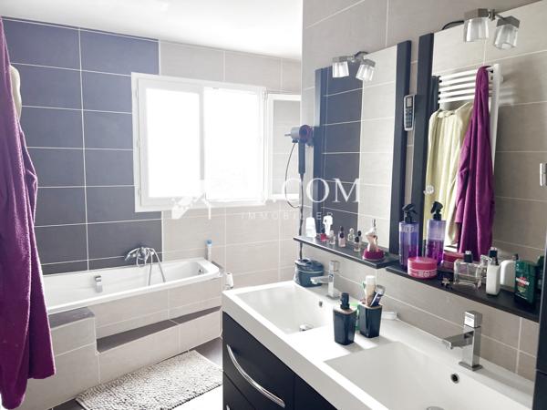 Maison 6 pièce(s) 4 chambre(s) 110 m²