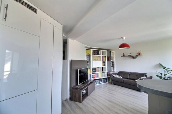 Appartement 4 pièces à Massy Centre Ville - Le calme au 2ème étage avec vue sur jardins