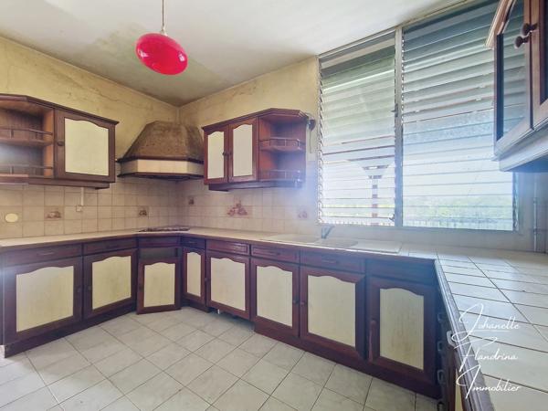 Dpt Guadeloupe (971), à vendre PETIT-BOURG maison 4 chambres + bas de villa aménageable