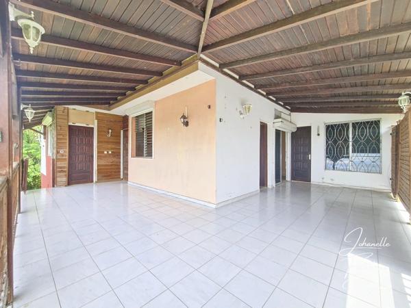 Dpt Guadeloupe (971), à vendre PETIT-BOURG maison 4 chambres + bas de villa aménageable