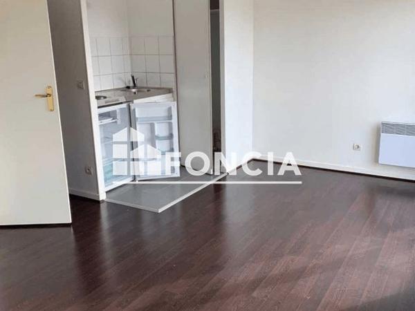 Location Studio 20.6 m² - 112 RUE DU GUET Lille 59000