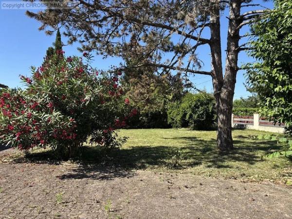 Vente                                                      Maison
                        
                     6 pièces                      147 m2                     à Marmande