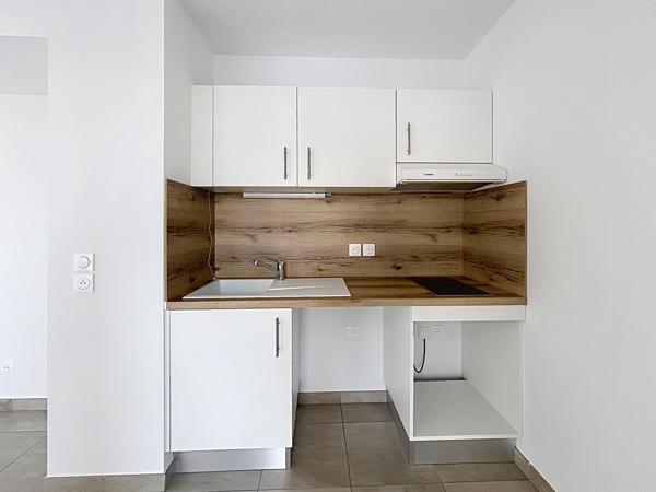 DECINES/Appartement 2 pièces 44 m2 avec LOGGIA