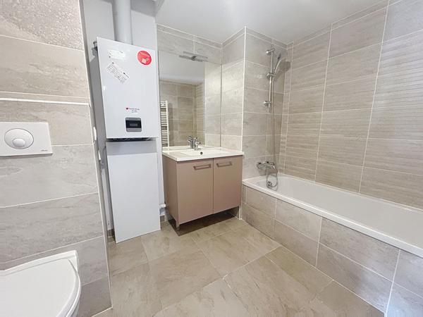 DECINES/Appartement 2 pièces 44 m2 avec LOGGIA