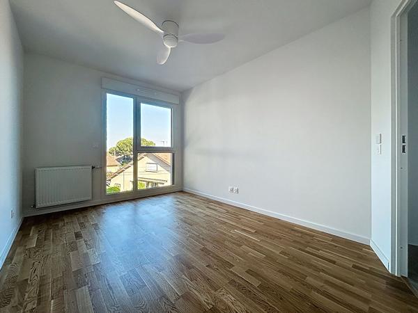 DECINES/Appartement 2 pièces 44 m2 avec LOGGIA