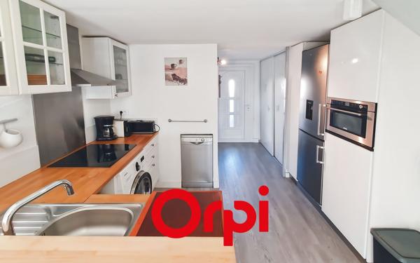 Appartement à louer    3 pièces • 33,61 m2 Sanary-sur-Mer