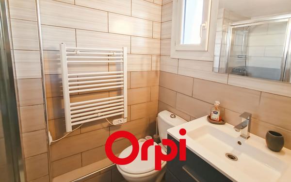 Appartement à louer    3 pièces • 33,61 m2 Sanary-sur-Mer