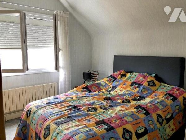 NOYEN SUR SARTHE : Pavillon avec garage et sur terrain 375 m²