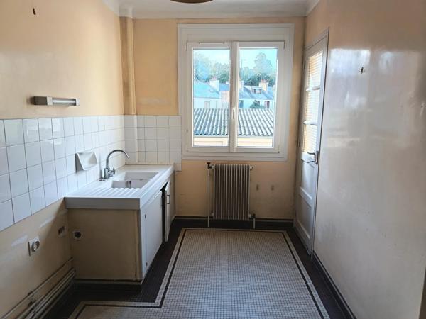 Très bel appartement 3 pièces, quartier OBERTHUR, tous commerces et parc du THABOR.