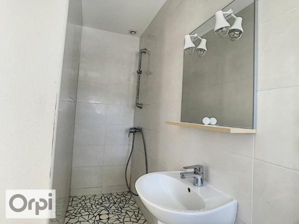 Appartement à louer    2 pièces • 46,38 m2    Montluçon