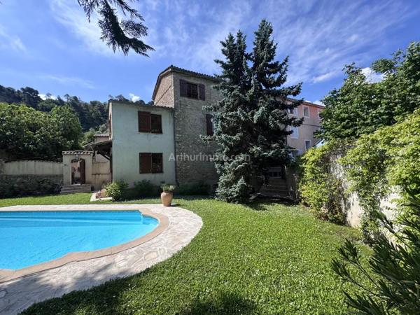 Vente Maison 7 pièces 185 m2 à Saint-Martin-du-Var