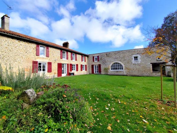 NOUAILLE-MAUPERTUIS - MAISON T 6 Nouaillé-Maupertuis (86340)