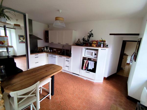 NOUAILLE-MAUPERTUIS - MAISON T 6 Nouaillé-Maupertuis (86340)