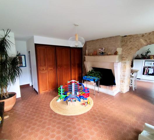 NOUAILLE-MAUPERTUIS - MAISON T 6 Nouaillé-Maupertuis (86340)