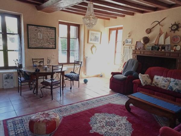 Bellême (61130) SOUS OFFRE - A vendre maison dans joli bourg proche Bellême