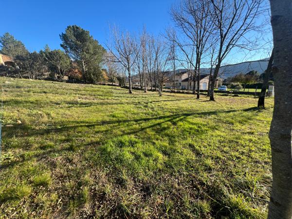 Terrain constructible de 836 m2 - Fabras limite Jaujac