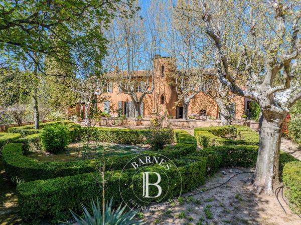Aix-en-Provence, Propriété  434 m² à vendre