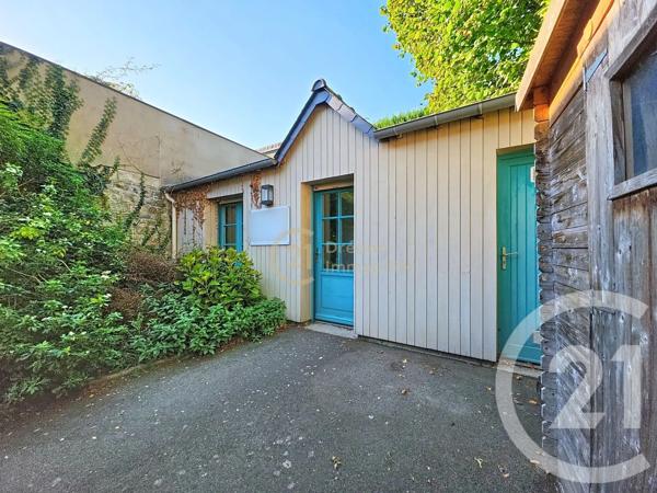 Immeuble à vendre  154 m 2   COMBOURG  - 35