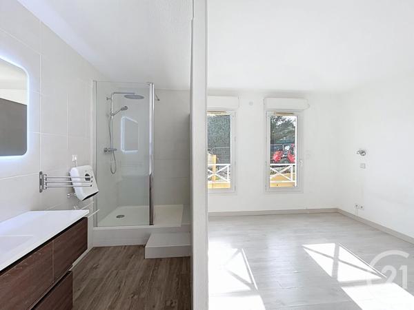 Appartement T4 à vendre  3 pièces - 84,07 m2 CAVALAIRE SUR MER - 83