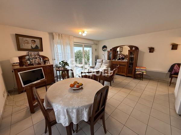 EXCLUSIVITE - A vendre à Perpignan (66000) quartier ST ASSISCLE Appartement T3 Loué de 67 m² avec terrasse et garage