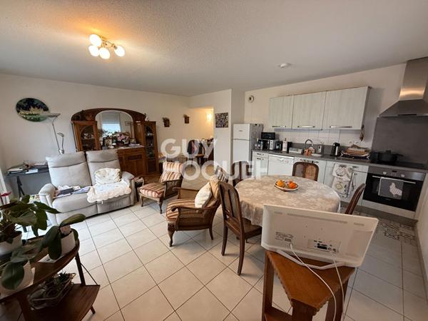 EXCLUSIVITE - A vendre à Perpignan (66000) quartier ST ASSISCLE Appartement T3 Loué de 67 m² avec terrasse et garage