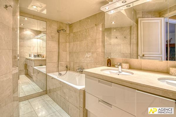 Versailles Saint-Louis Appartement 6 pièces 144.03 m² carrez situé au 2ème étage avec chambre de service, cave et parking en option €1 150 000 ** - Référence 26634