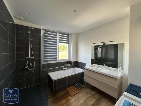 Appartement à louer 3 pièces 100.27m² Lorient (56100)