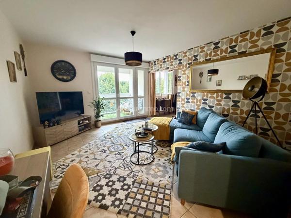 Vente                                                      Appartement
                        
                     5 pièces                      89 m2                     à Dinan