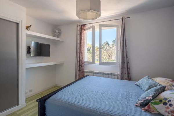 Maison de 275 m² avec 5 chambres - piscine - pool house