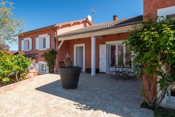 Maison de 275 m² avec 5 chambres - piscine - pool house