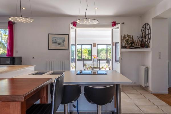 Maison de 275 m² avec 5 chambres - piscine - pool house