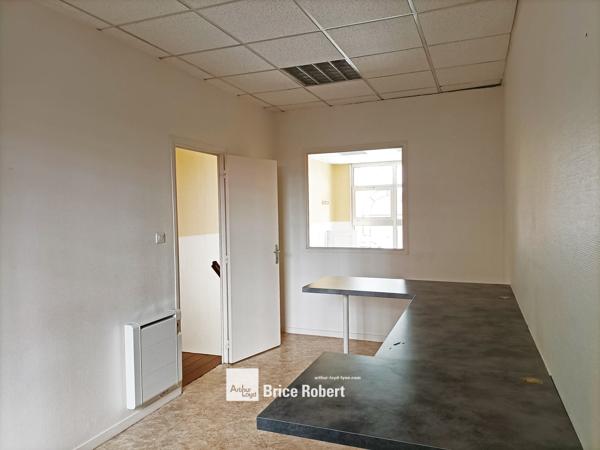 Bureaux à vendre ou à louer à Lyon 6ème avec cuisine et accessibilité