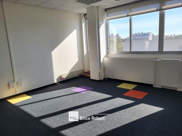 Bureaux à louer aménagés - Lyon 3ème Part-Dieu - proximité transports en commun
