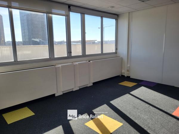 Bureaux à louer aménagés - Lyon 3ème Part-Dieu - proximité transports en commun