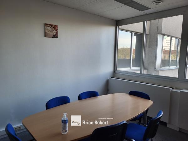 Bureaux à louer aménagés - Lyon 3ème Part-Dieu - proximité transports en commun