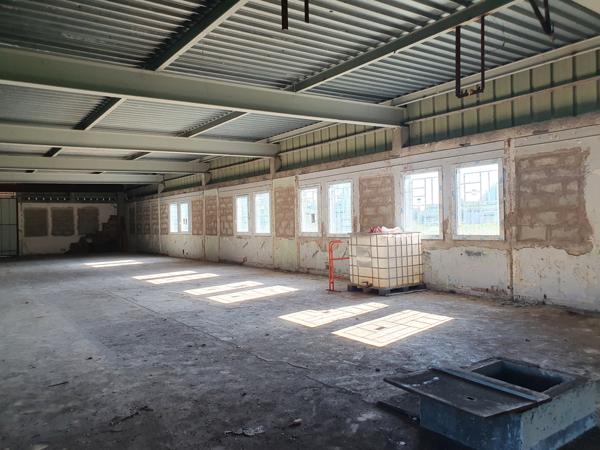 Iteuil (86240) Entrepôt industriel 566 m2