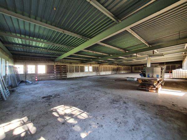 Iteuil (86240) Entrepôt industriel 566 m2